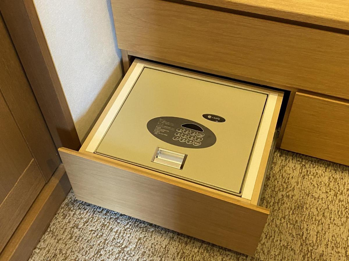 Hotel Associa Shizuoka Dış mekan fotoğraf A safe in a drawer