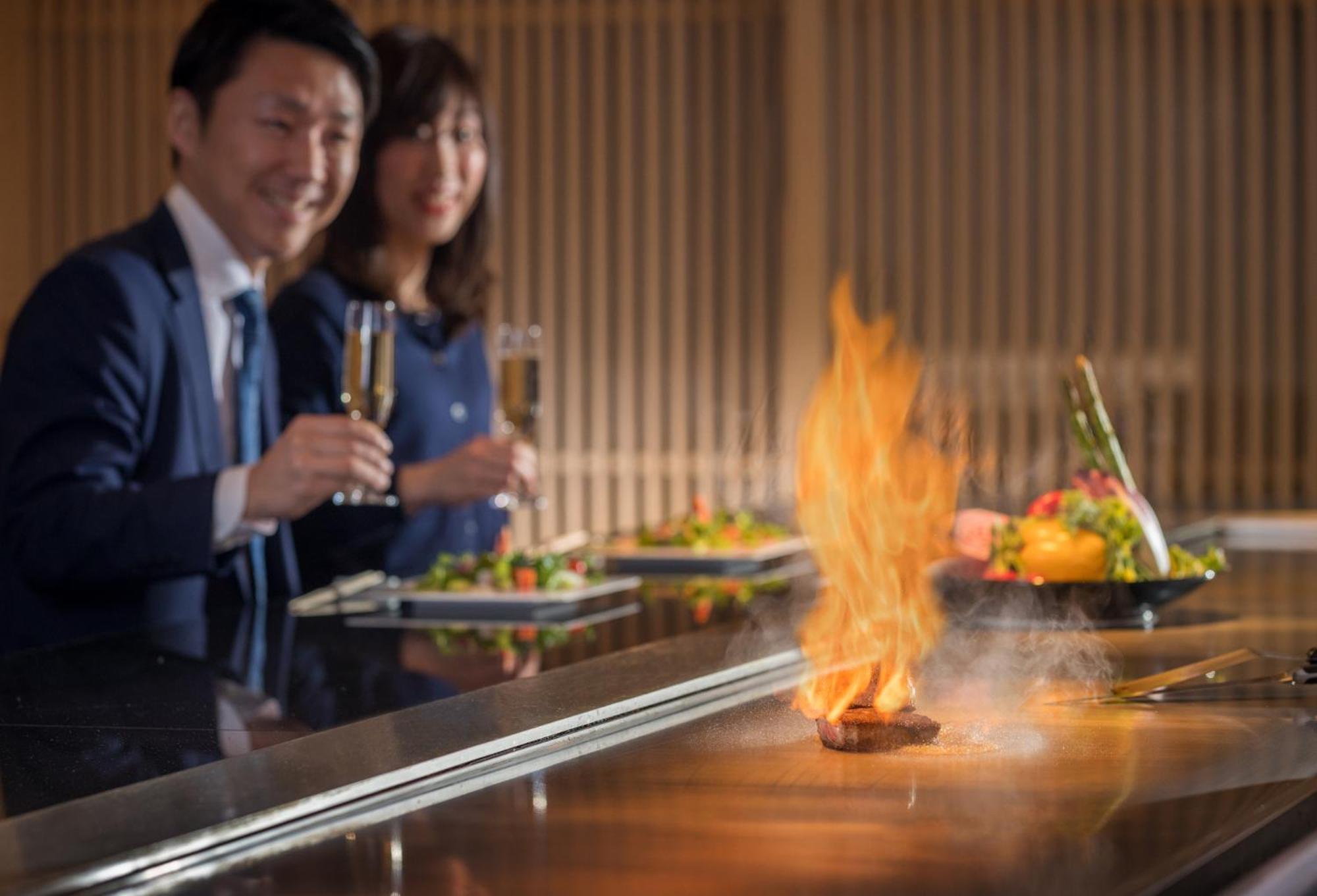 Hotel Associa Shizuoka Dış mekan fotoğraf A Korean restaurant in a business lounge at Incheon Airport